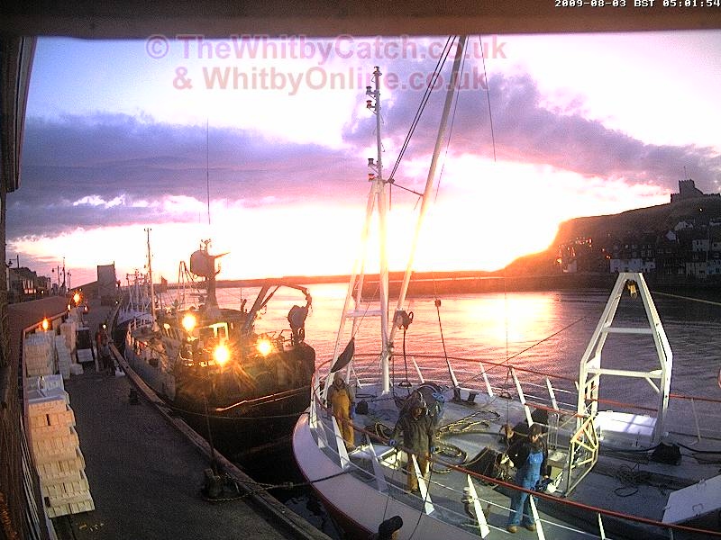 Whitby Mon 3rd August 2009 05:01.