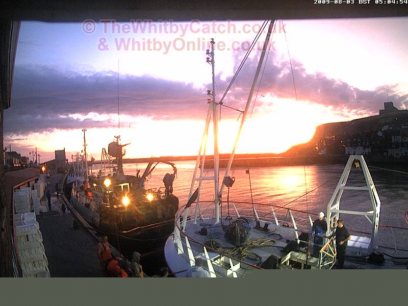 Whitby Mon 3rd August 2009 05:04.