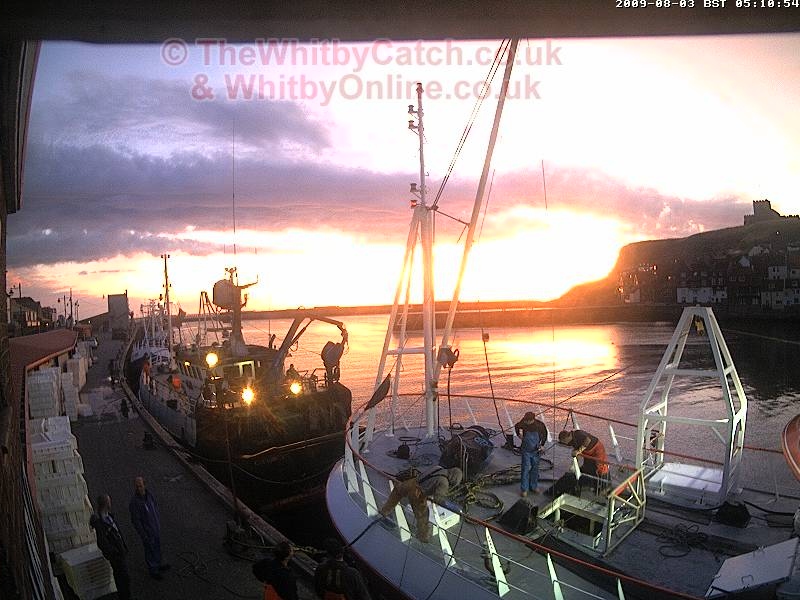 Whitby Mon 3rd August 2009 05:10.