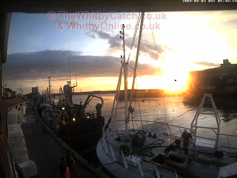 Whitby Mon 3rd August 2009 05:44.