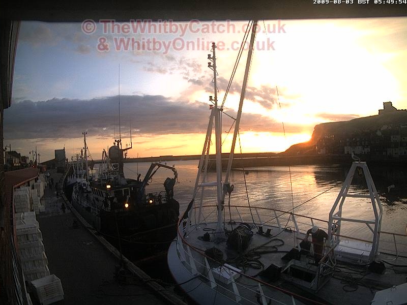 Whitby Mon 3rd August 2009 05:49.
