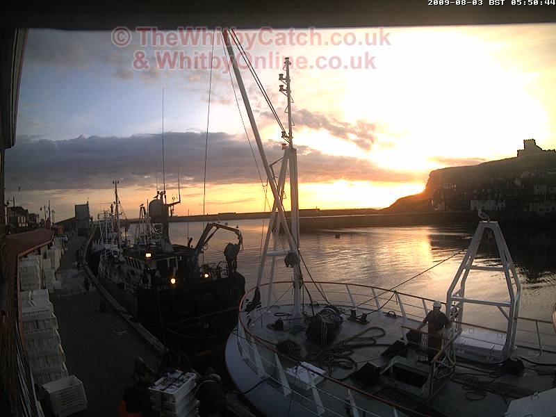 Whitby Mon 3rd August 2009 05:50.