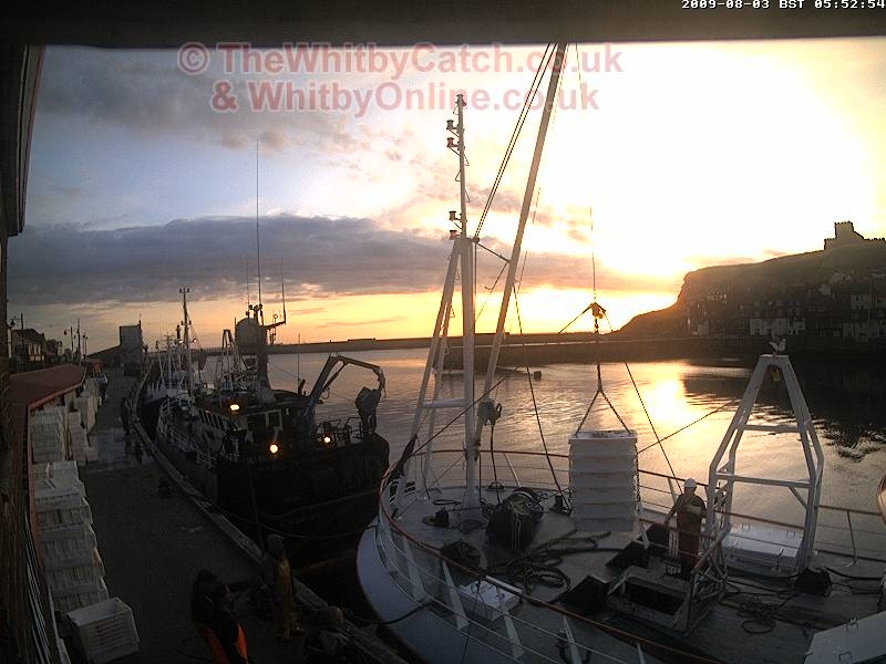 Whitby Mon 3rd August 2009 05:52.