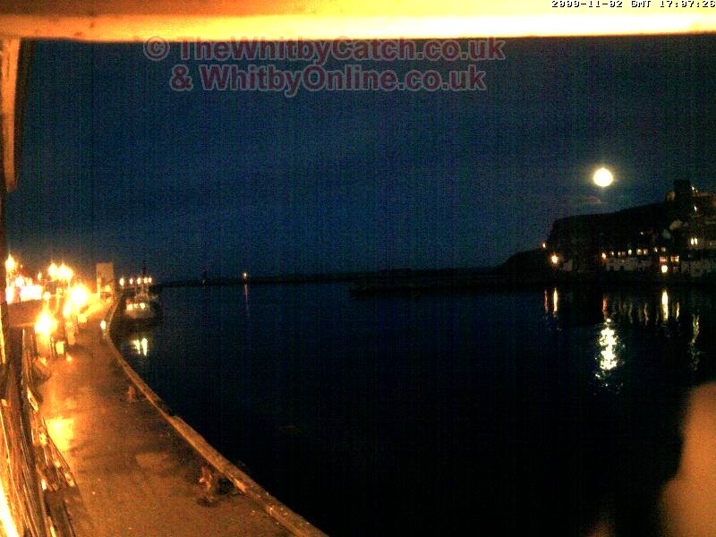 Whitby Mon 2nd November 2009 17:05.