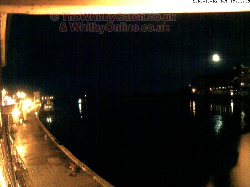 Whitby Mon 2nd November 2009 17:17.