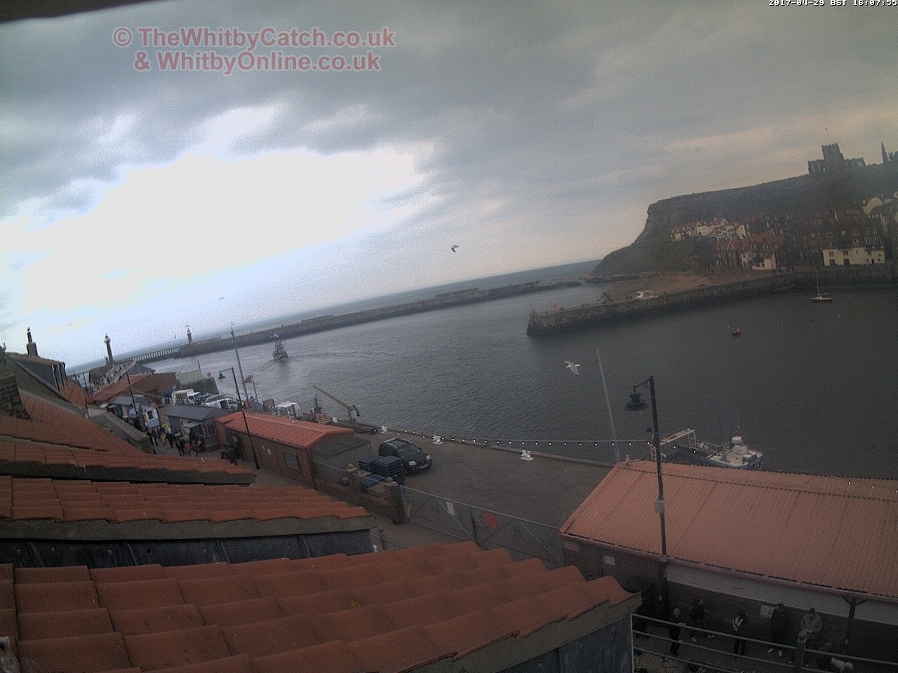 Whitby Sat 29th April 2017 16:08.
