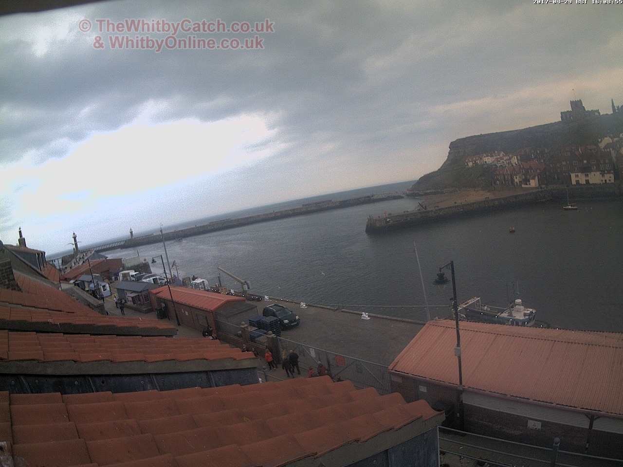 Whitby Sat 29th April 2017 16:09.
