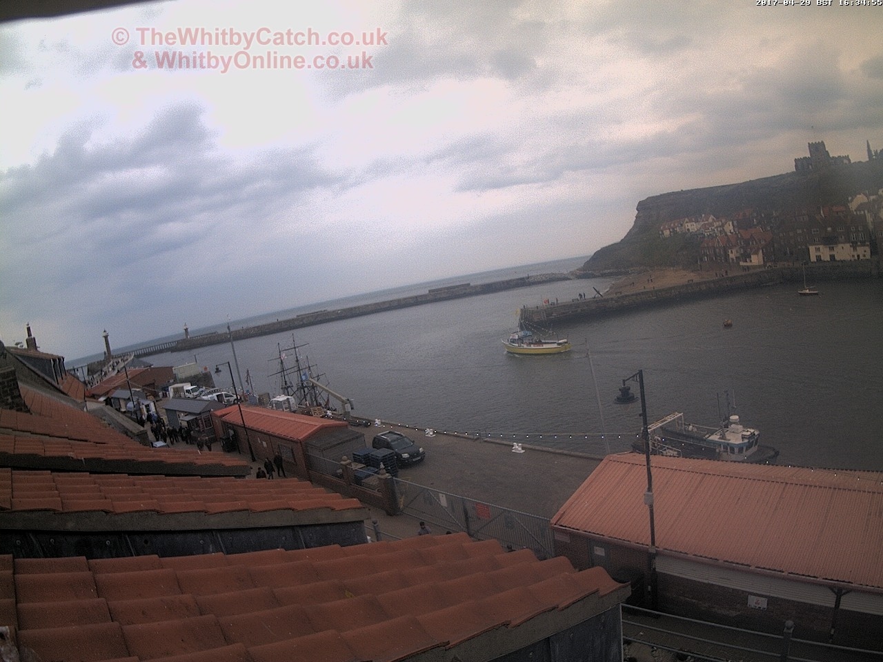 Whitby Sat 29th April 2017 16:35.