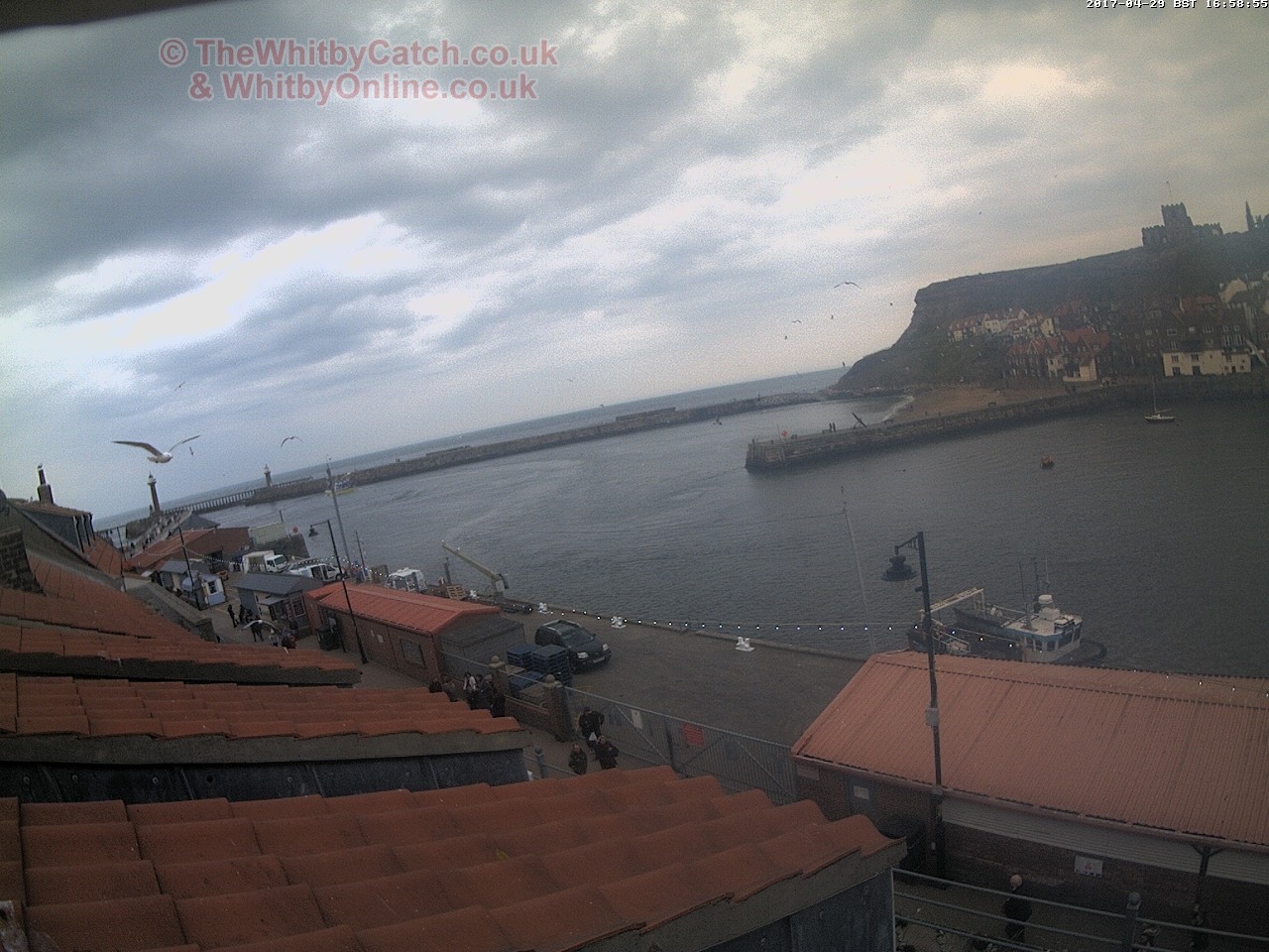 Whitby Sat 29th April 2017 16:59.