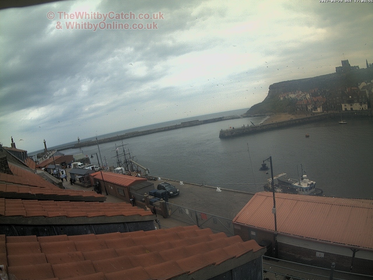 Whitby Sat 29th April 2017 17:05.
