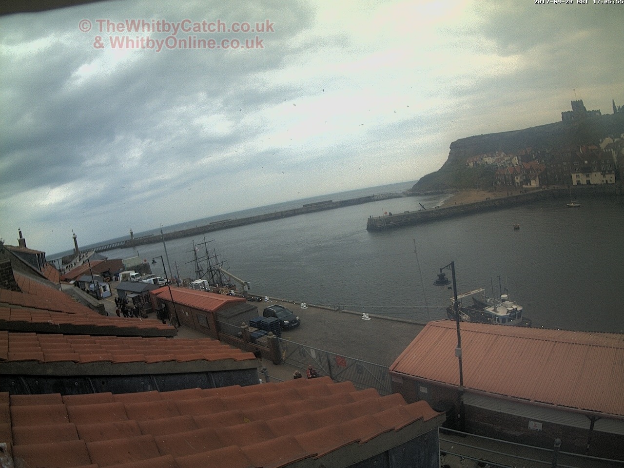 Whitby Sat 29th April 2017 17:06.