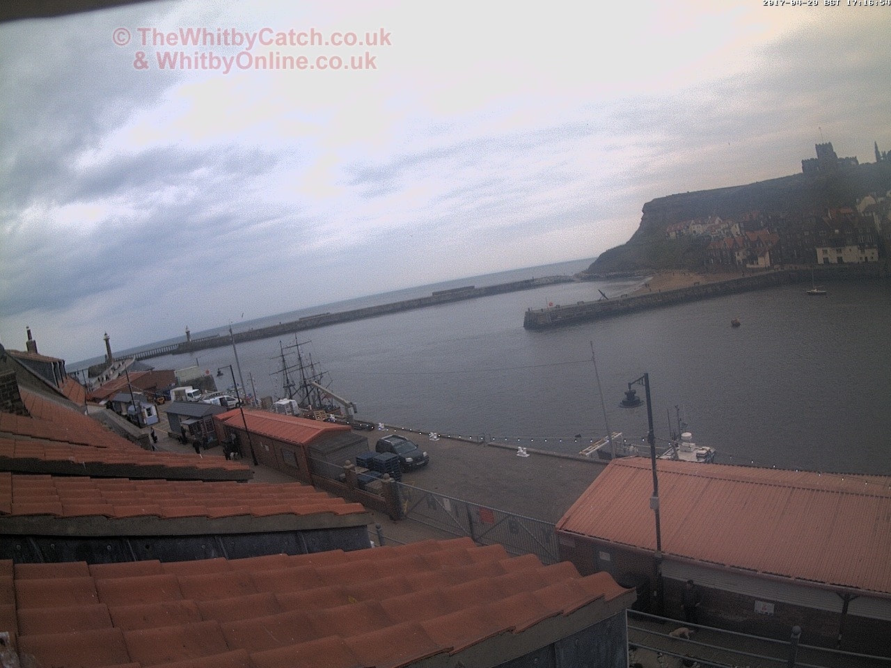 Whitby Sat 29th April 2017 17:17.