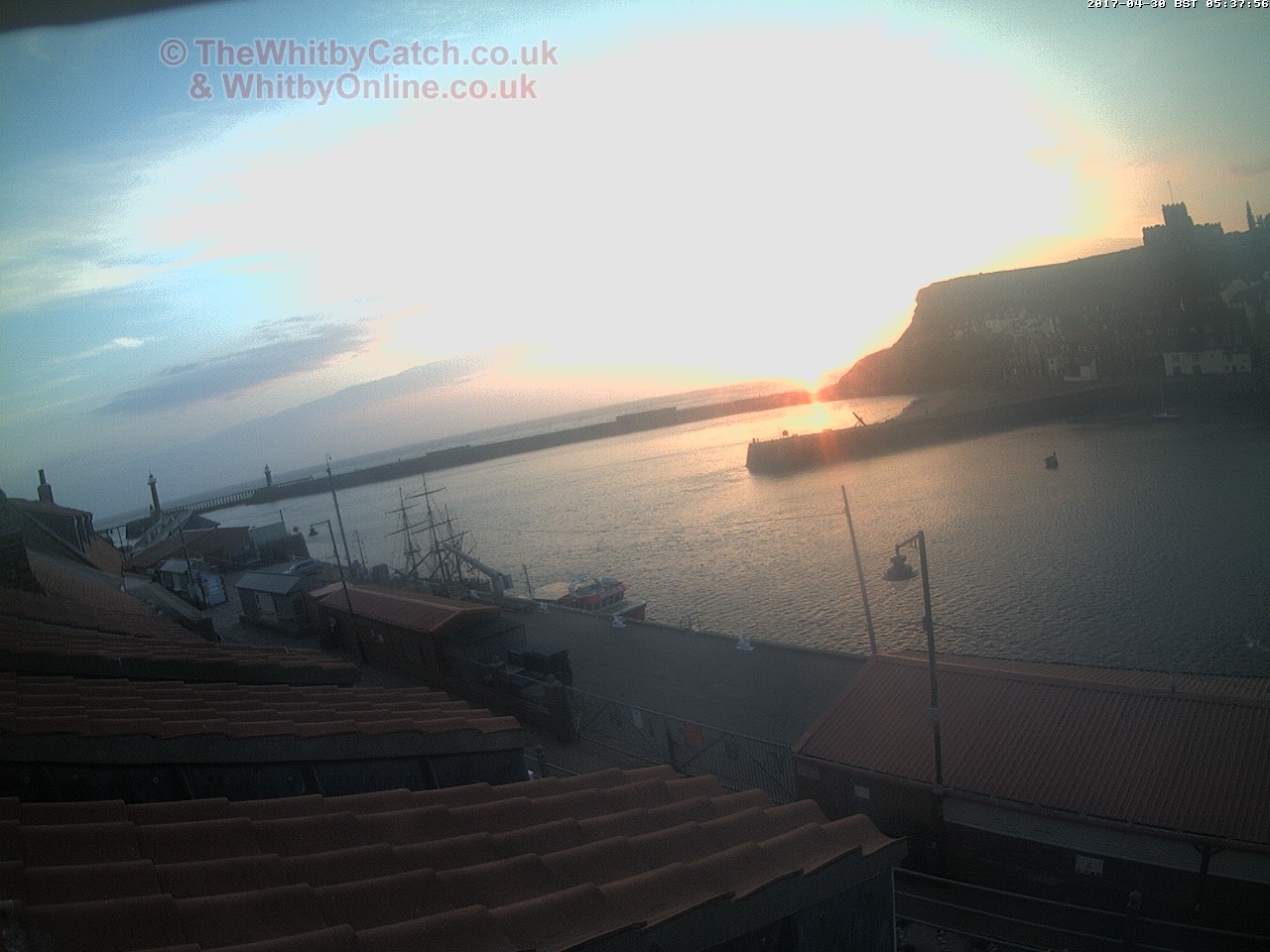 Whitby Sun 30th April 2017 05:38.