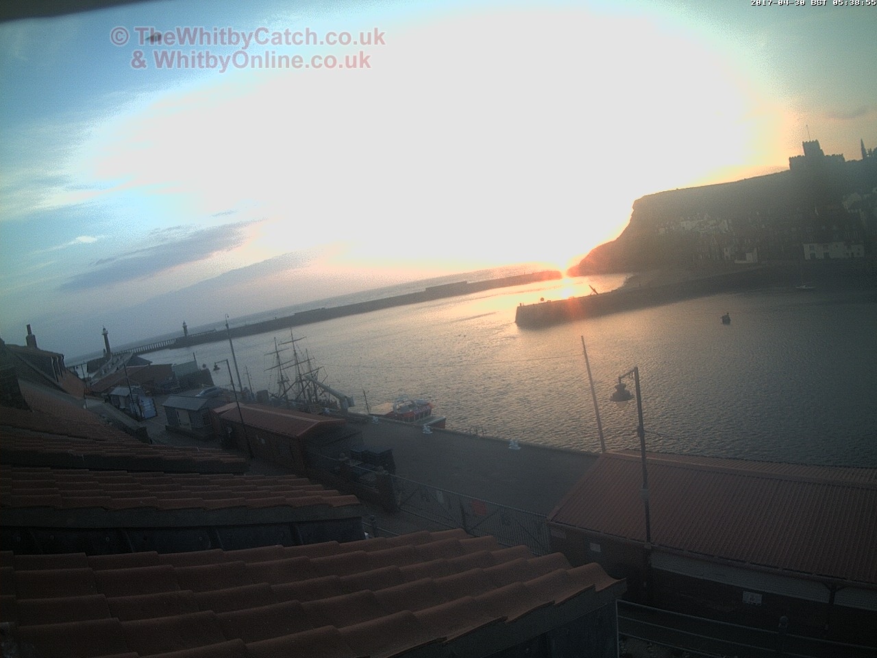Whitby Sun 30th April 2017 05:39.