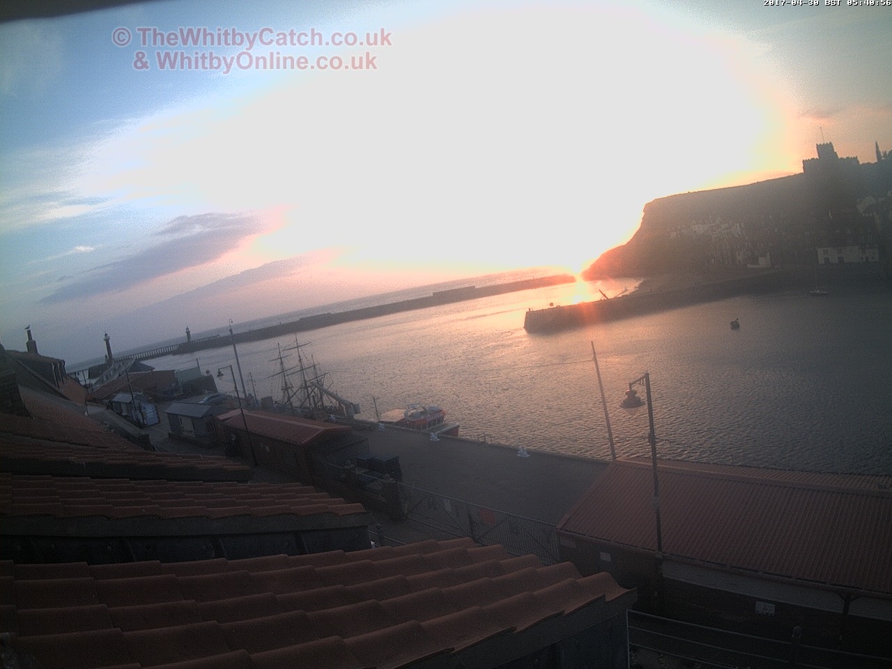 Whitby Sun 30th April 2017 05:41.