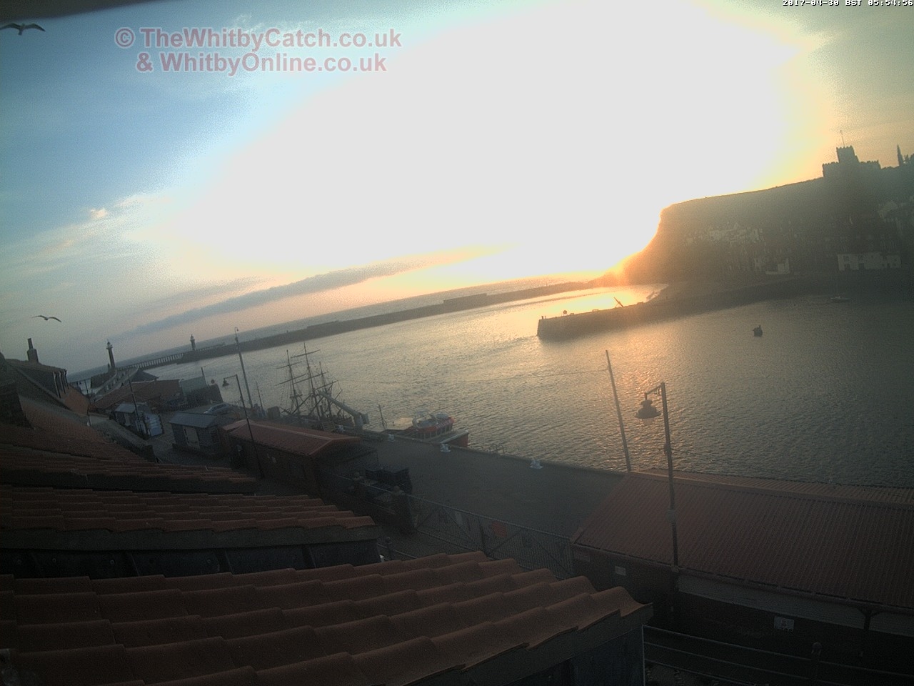 Whitby Sun 30th April 2017 05:55.