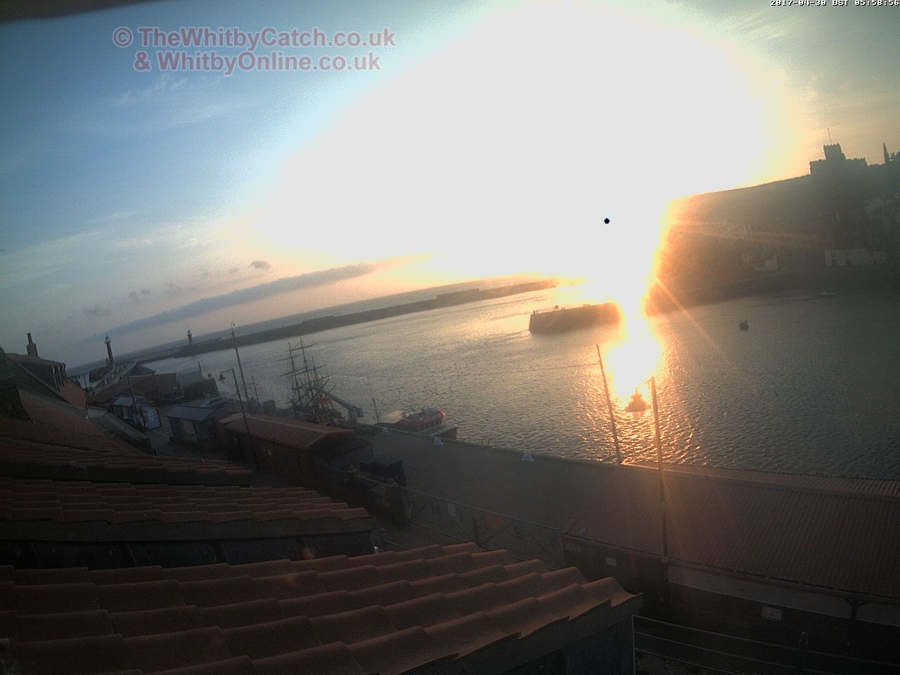 Whitby Sun 30th April 2017 05:59.