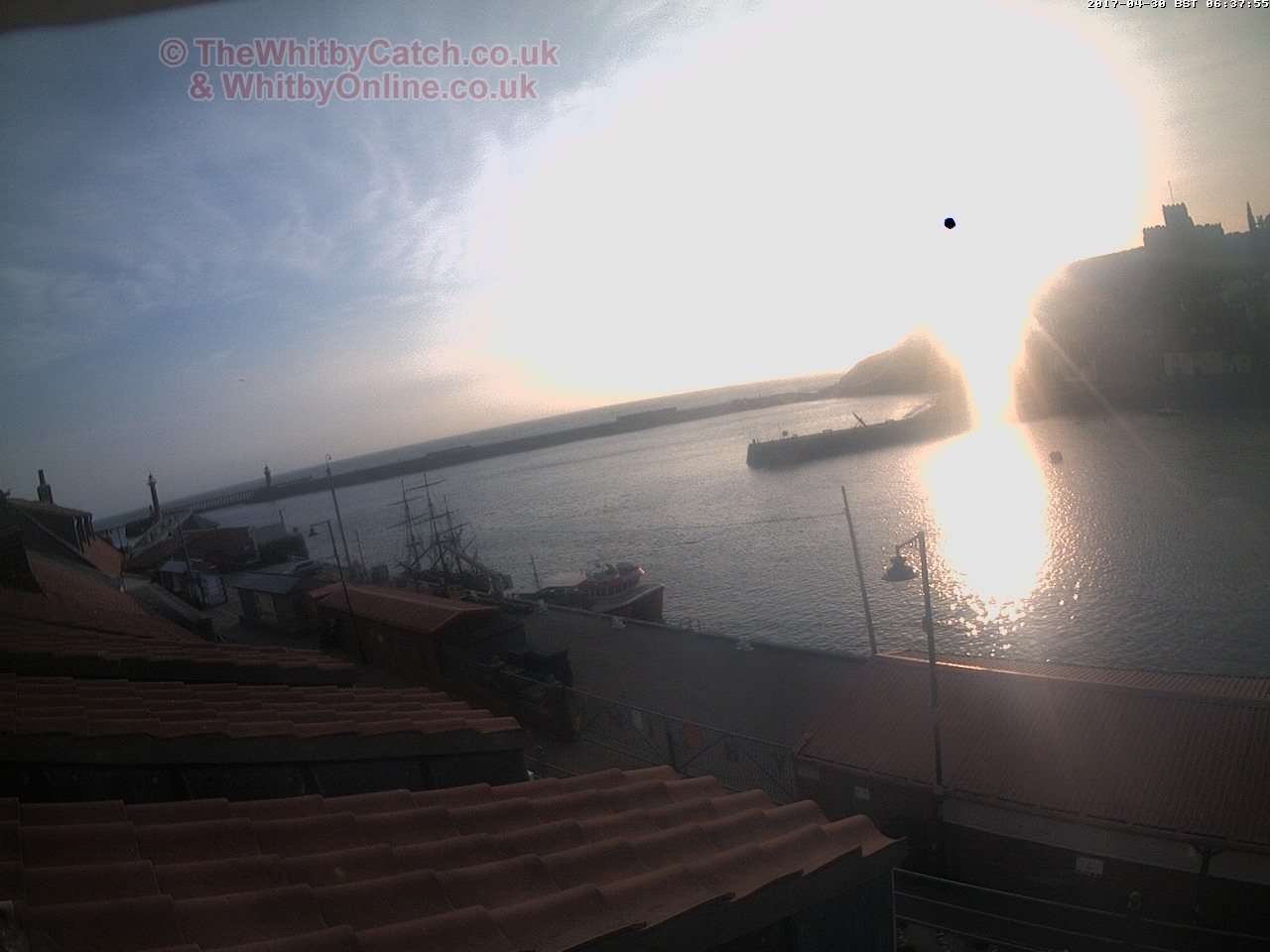 Whitby Sun 30th April 2017 06:38.