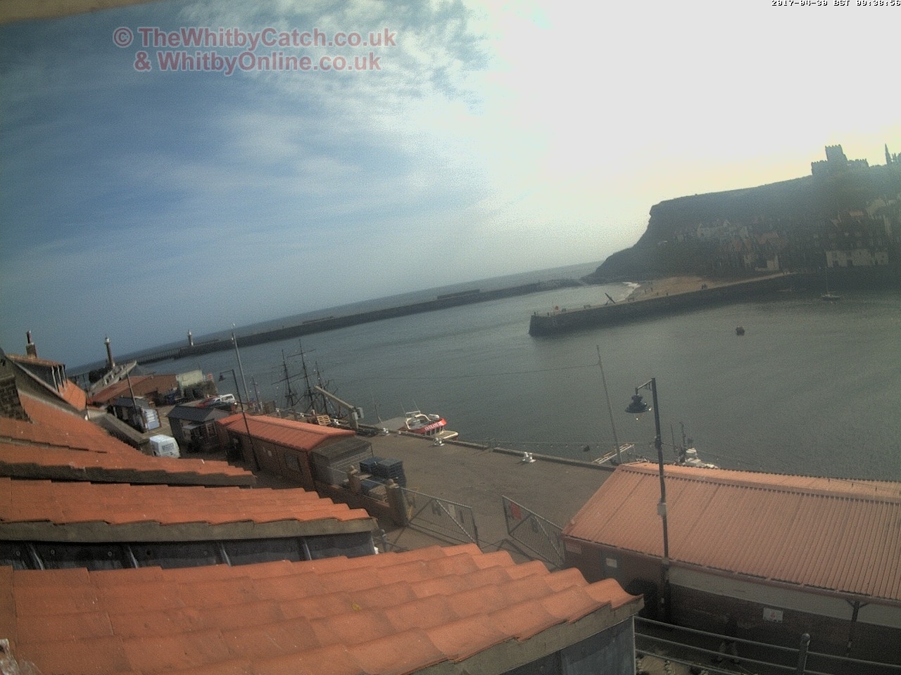 Whitby Sun 30th April 2017 09:39.