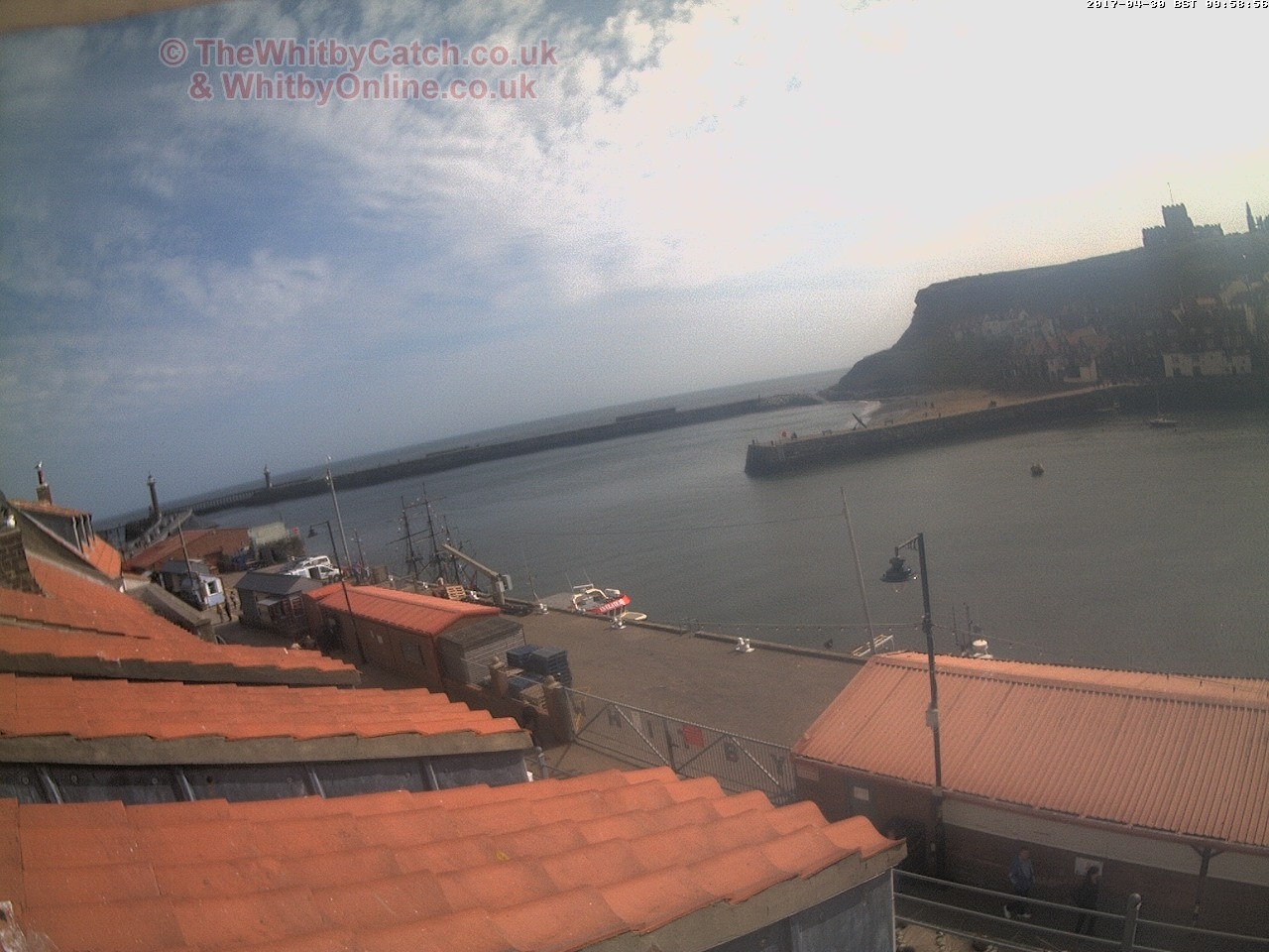 Whitby Sun 30th April 2017 09:59.