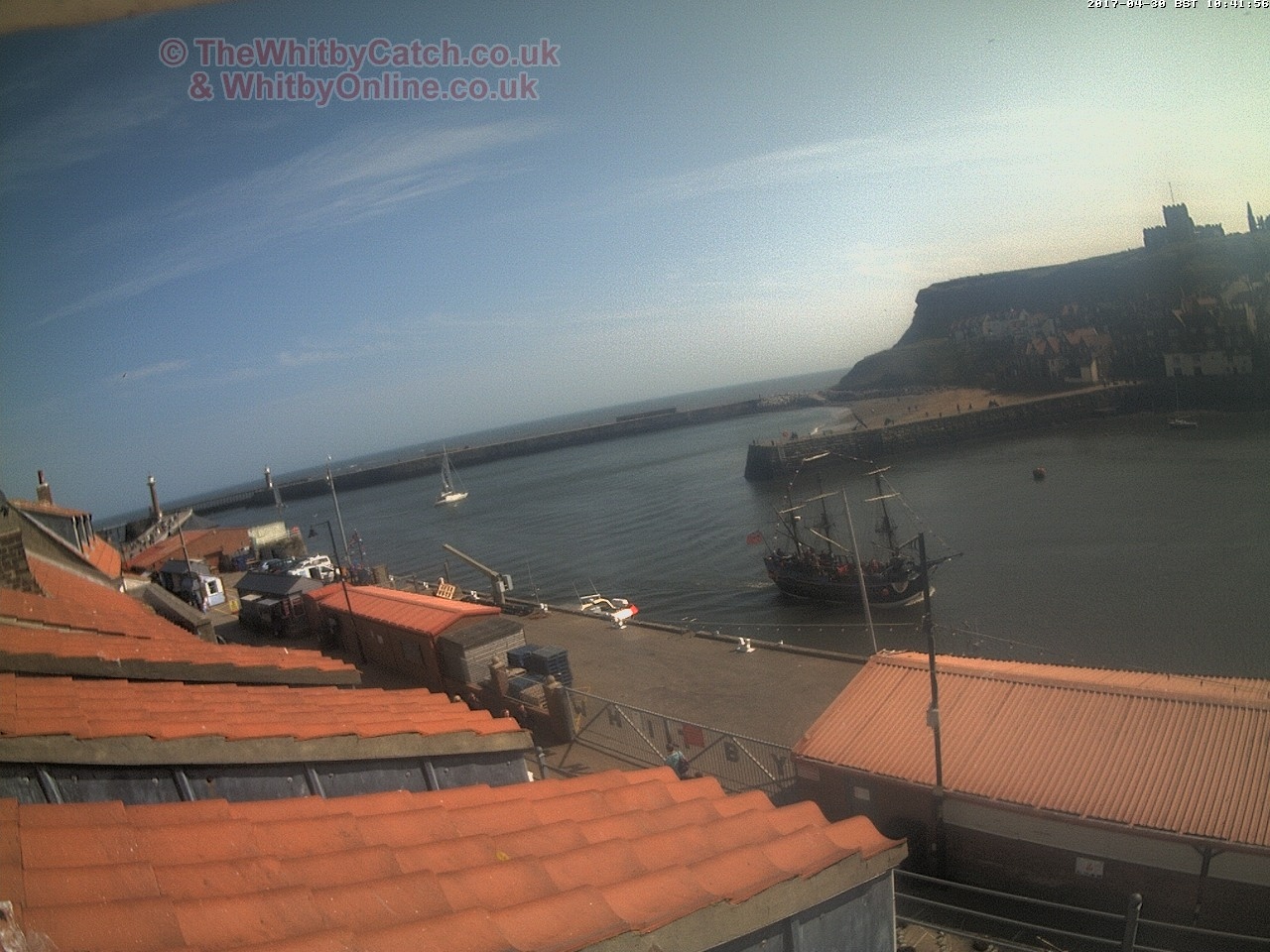 Whitby Sun 30th April 2017 10:42.