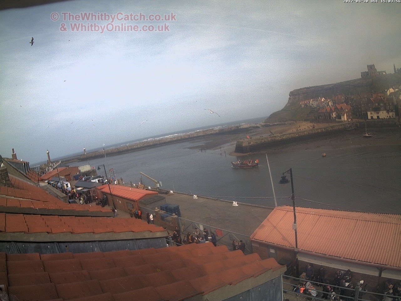 Whitby Sun 30th April 2017 15:04.