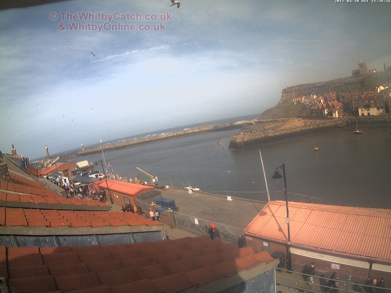 Whitby Sun 30th April 2017 15:39.
