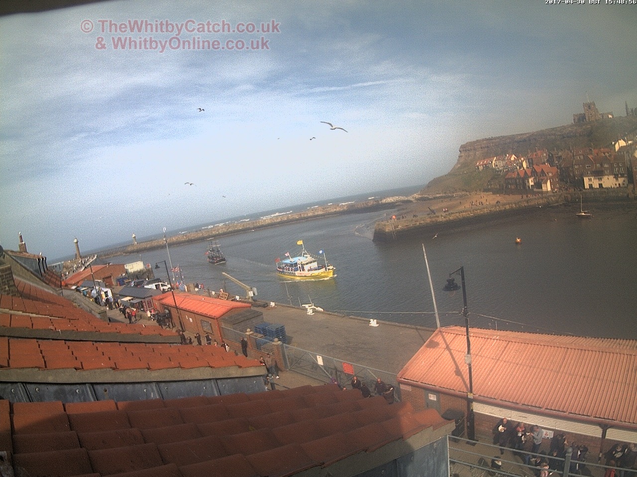 Whitby Sun 30th April 2017 15:49.