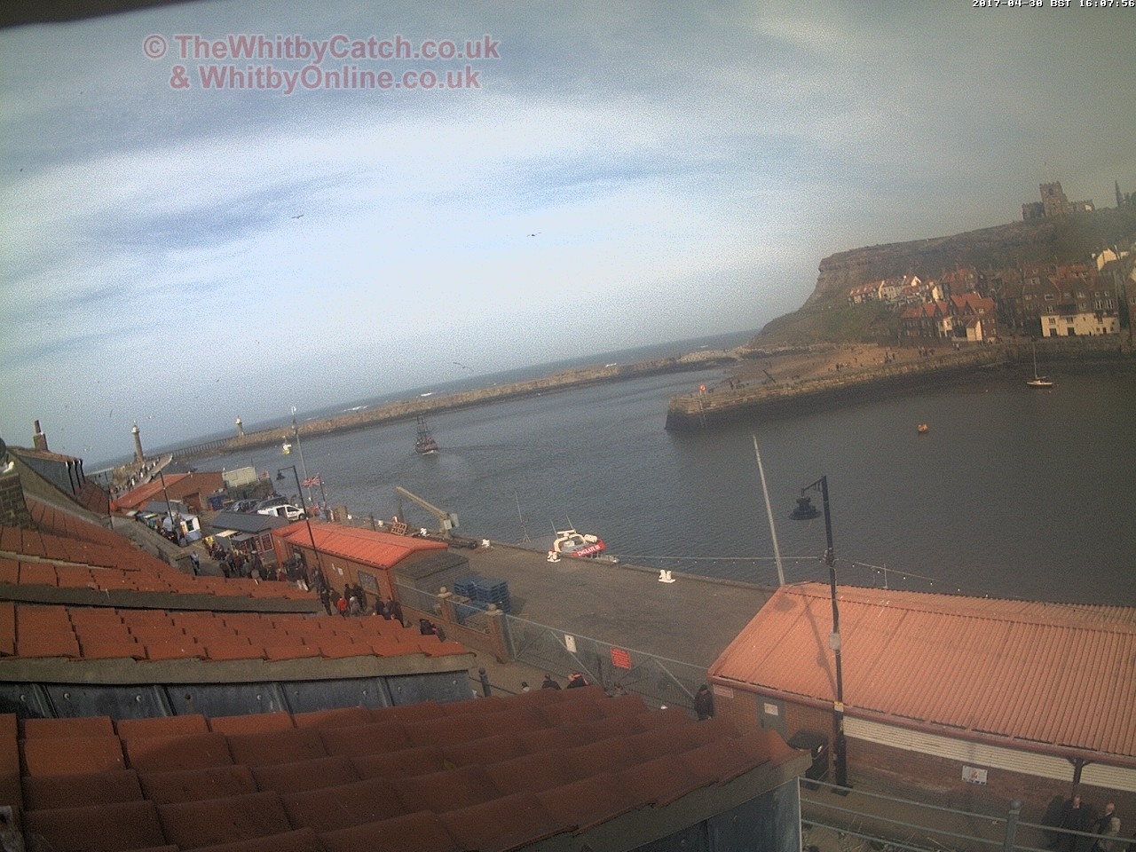 Whitby Sun 30th April 2017 16:08.