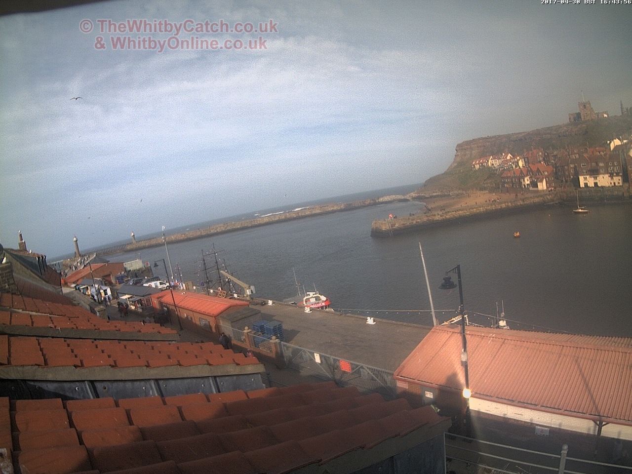 Whitby Sun 30th April 2017 16:44.