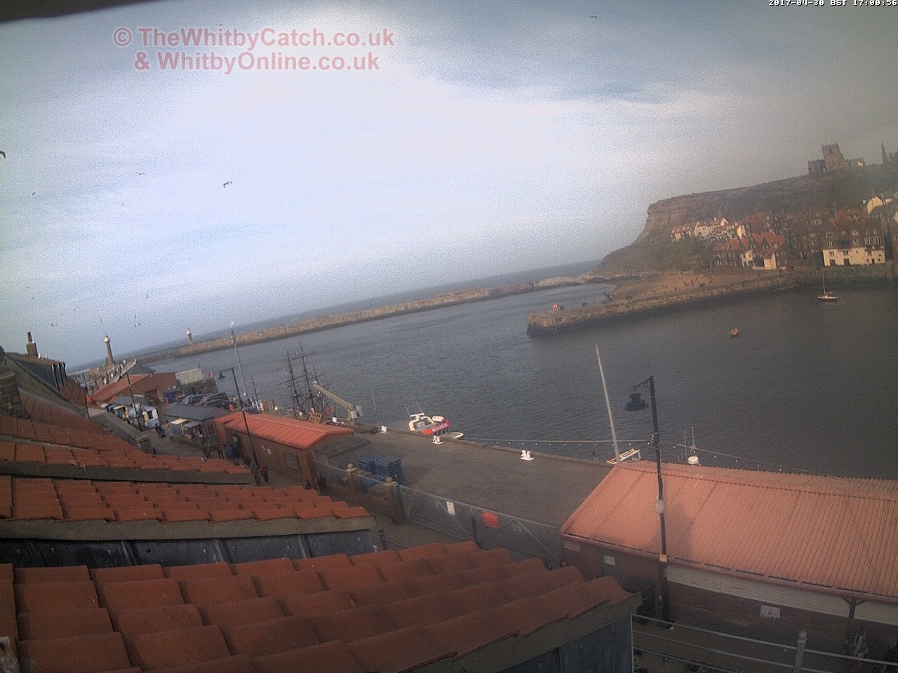 Whitby Sun 30th April 2017 17:01.