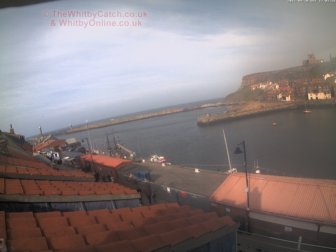 Whitby Sun 30th April 2017 17:04.