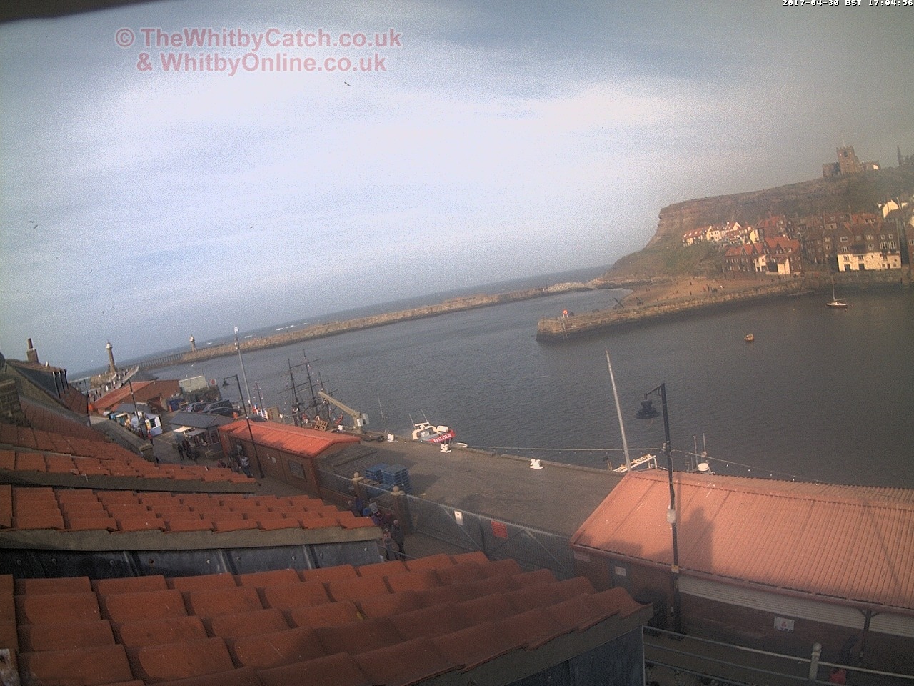 Whitby Sun 30th April 2017 17:05.