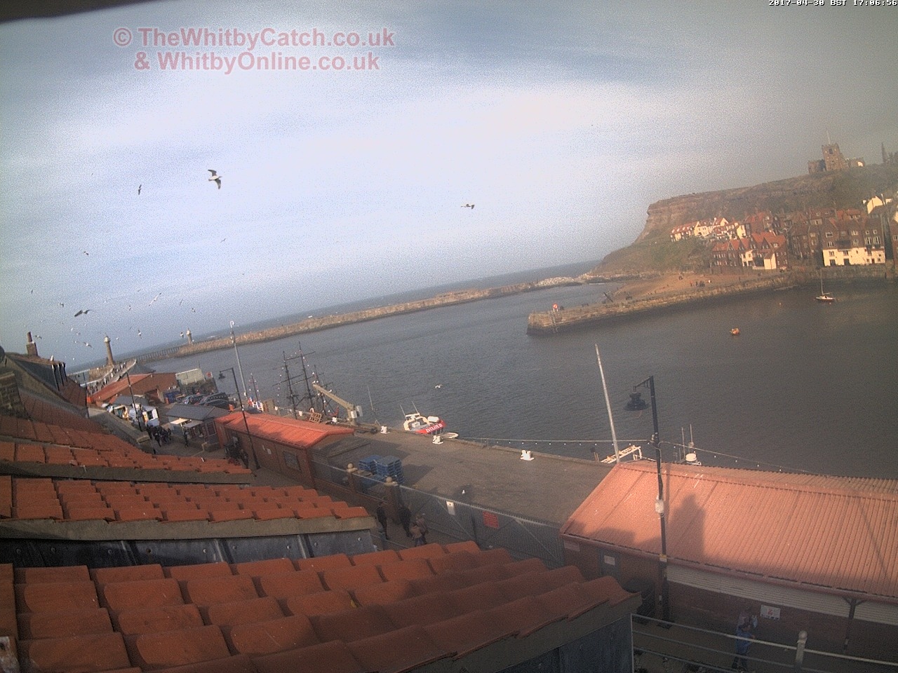 Whitby Sun 30th April 2017 17:07.