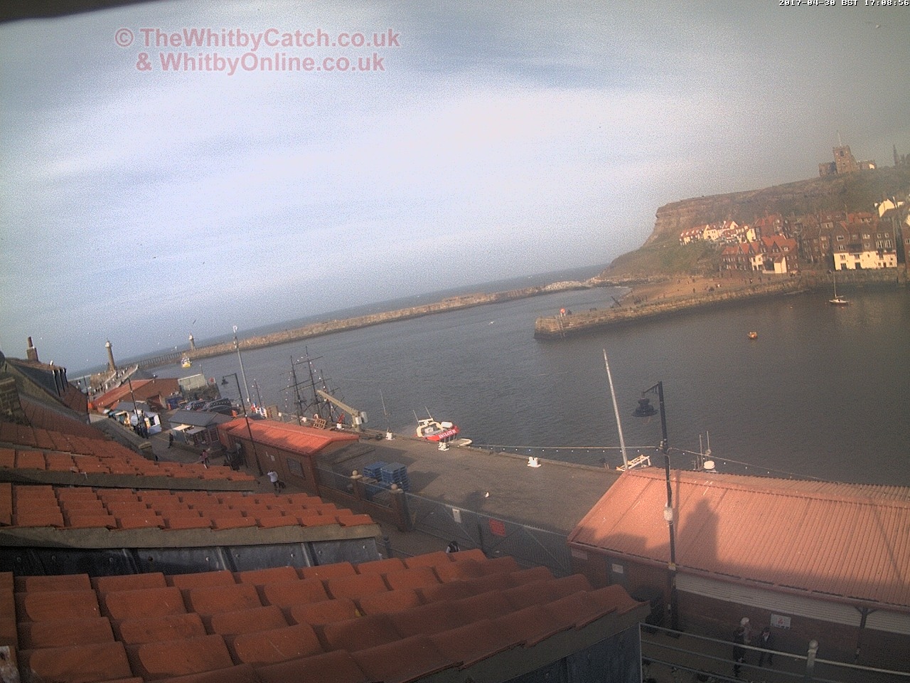 Whitby Sun 30th April 2017 17:09.