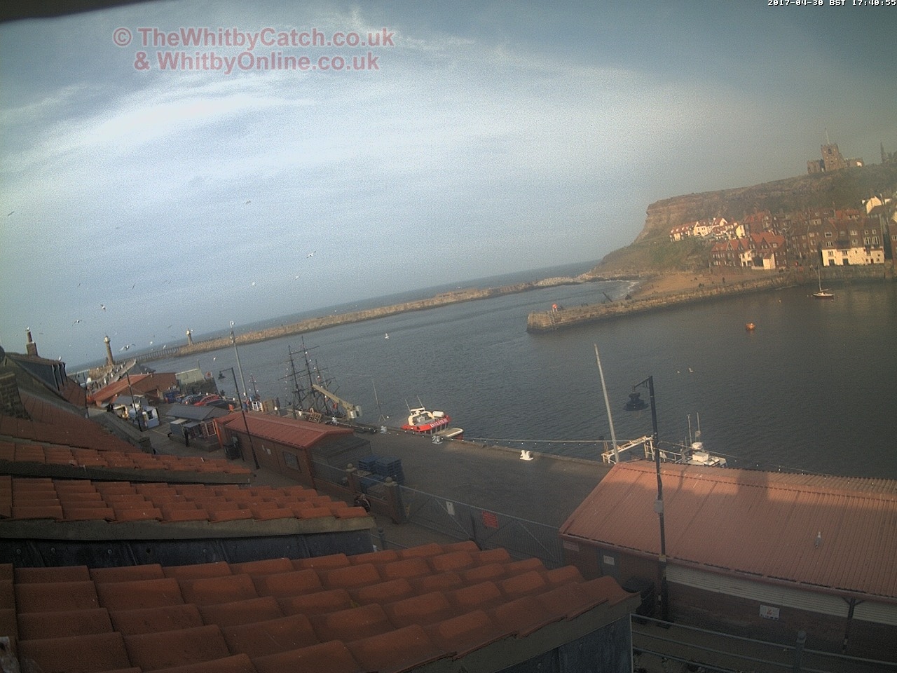 Whitby Sun 30th April 2017 17:41.