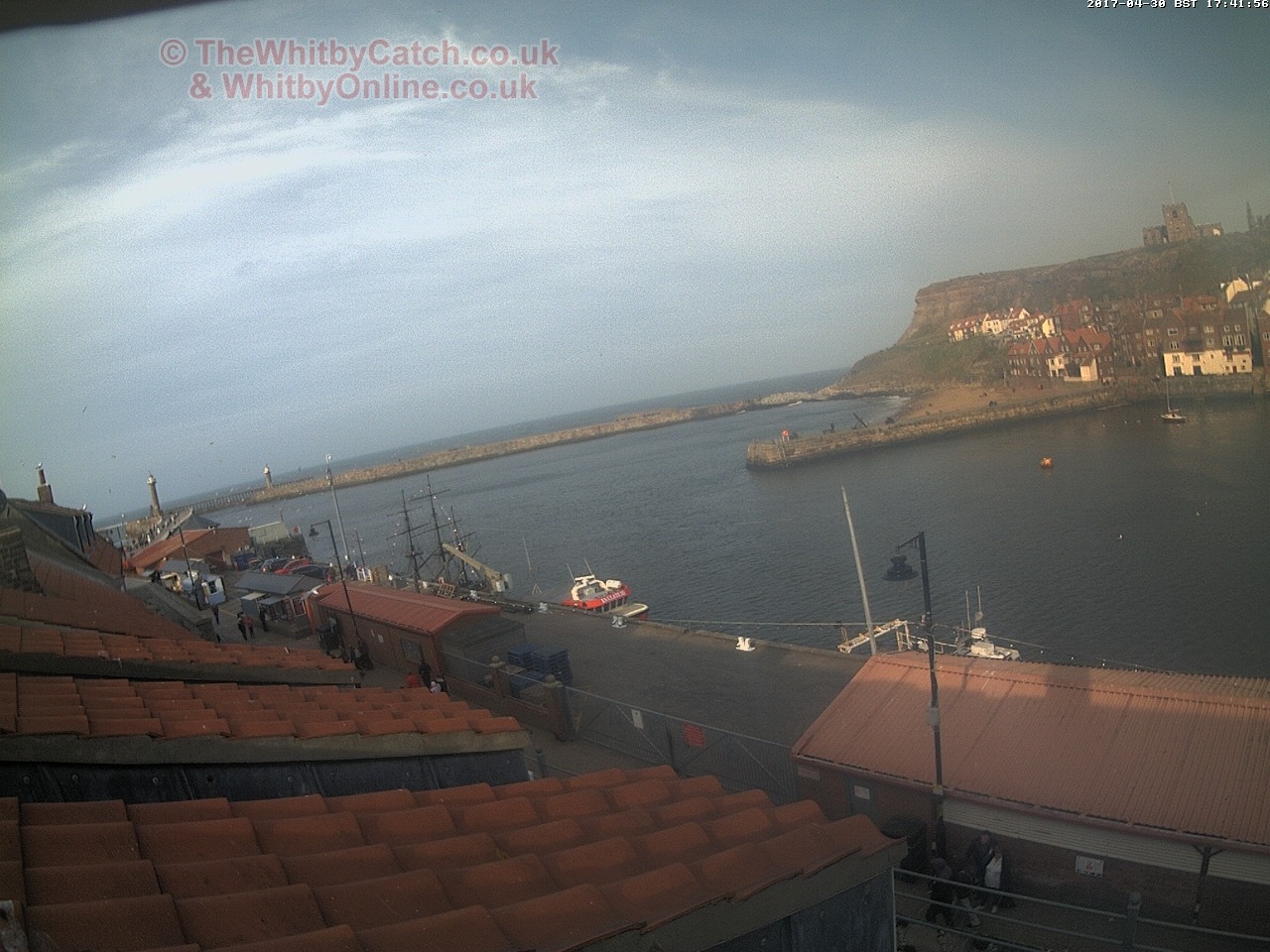 Whitby Sun 30th April 2017 17:42.