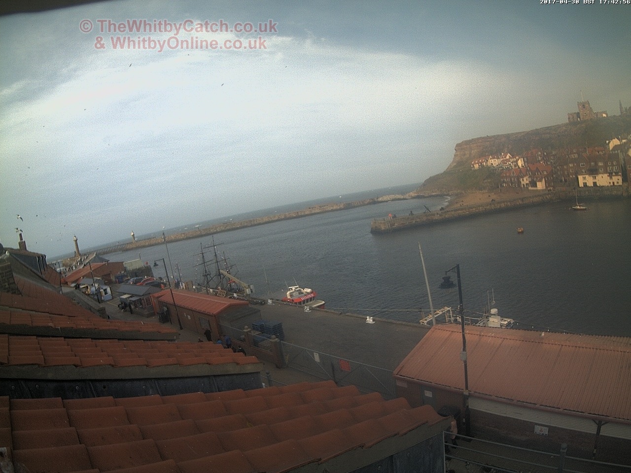 Whitby Sun 30th April 2017 17:43.