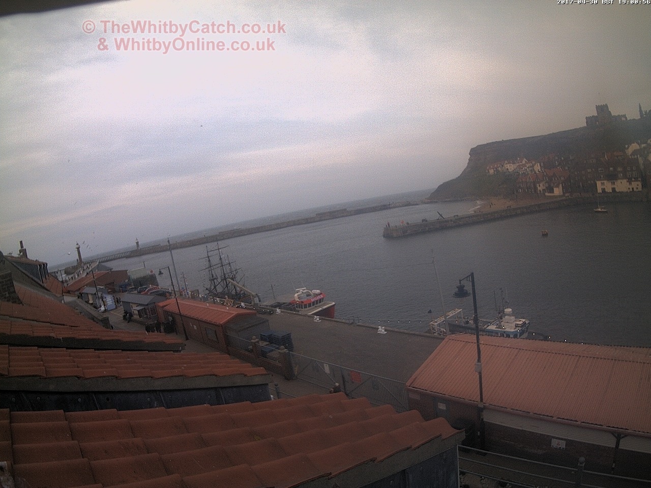 Whitby Sun 30th April 2017 19:01.
