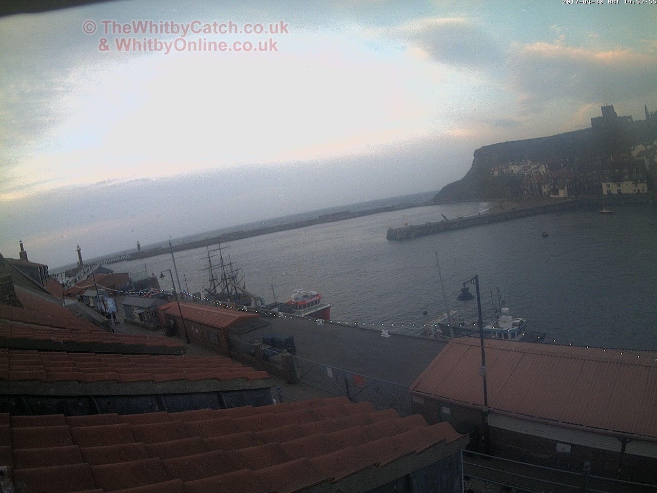 Whitby Sun 30th April 2017 19:58.