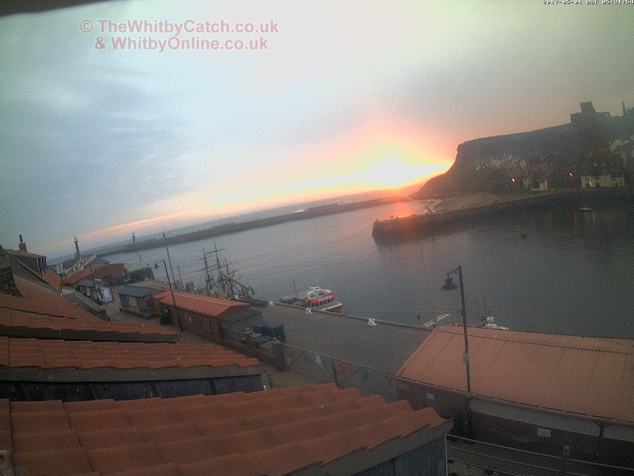 Whitby Mon 1st May 2017 05:32.