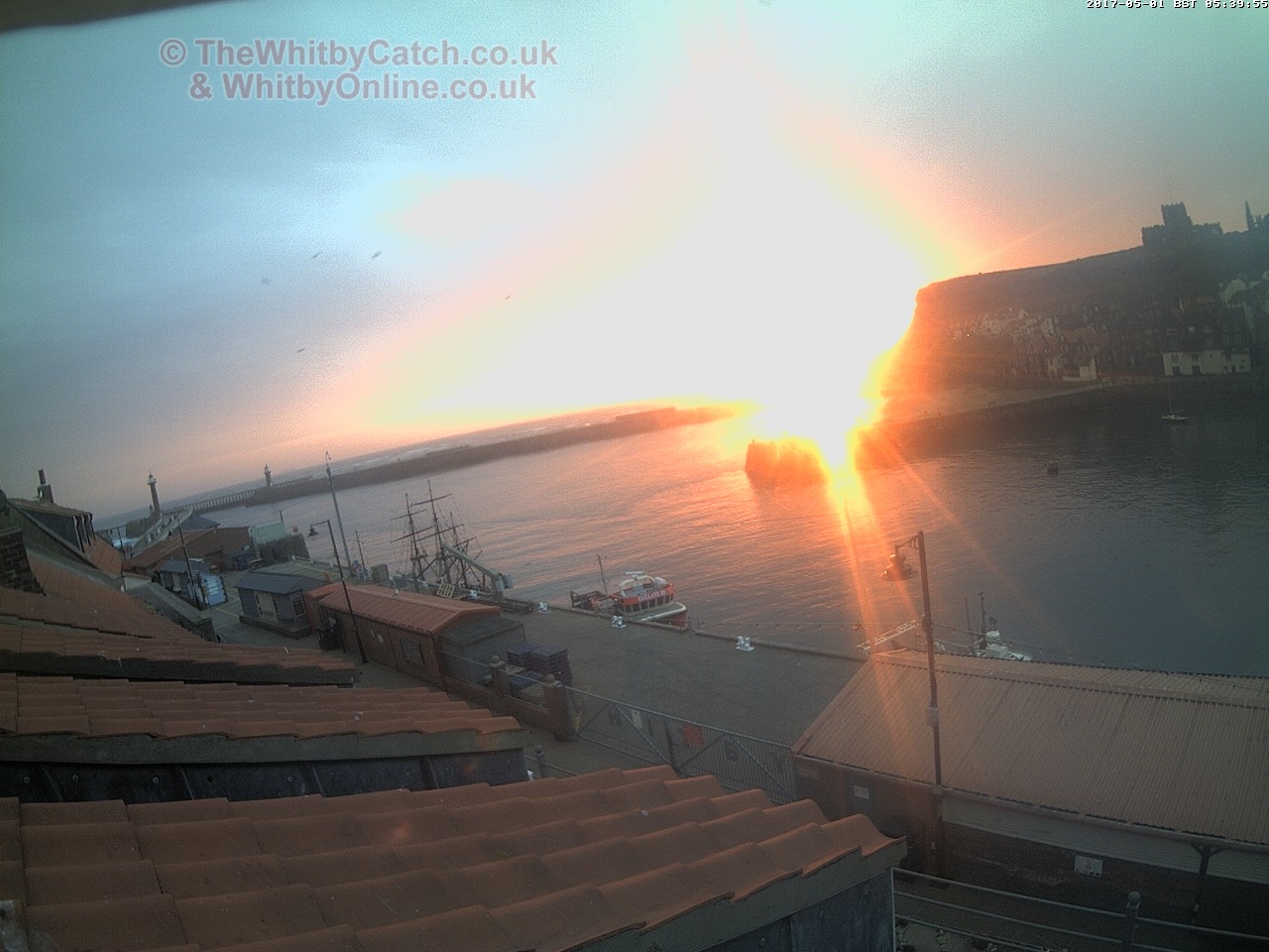 Whitby Mon 1st May 2017 05:40.