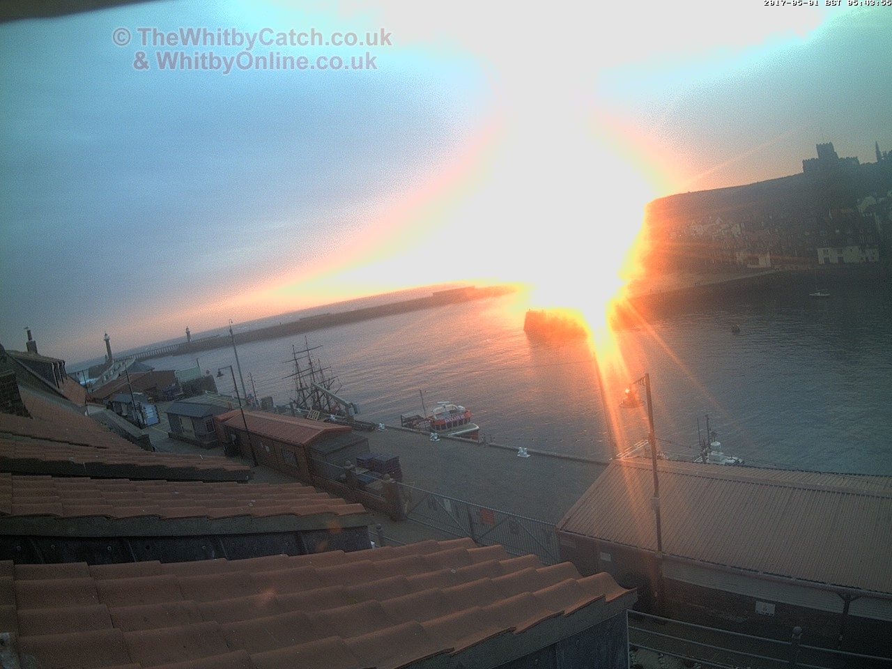 Whitby Mon 1st May 2017 05:44.