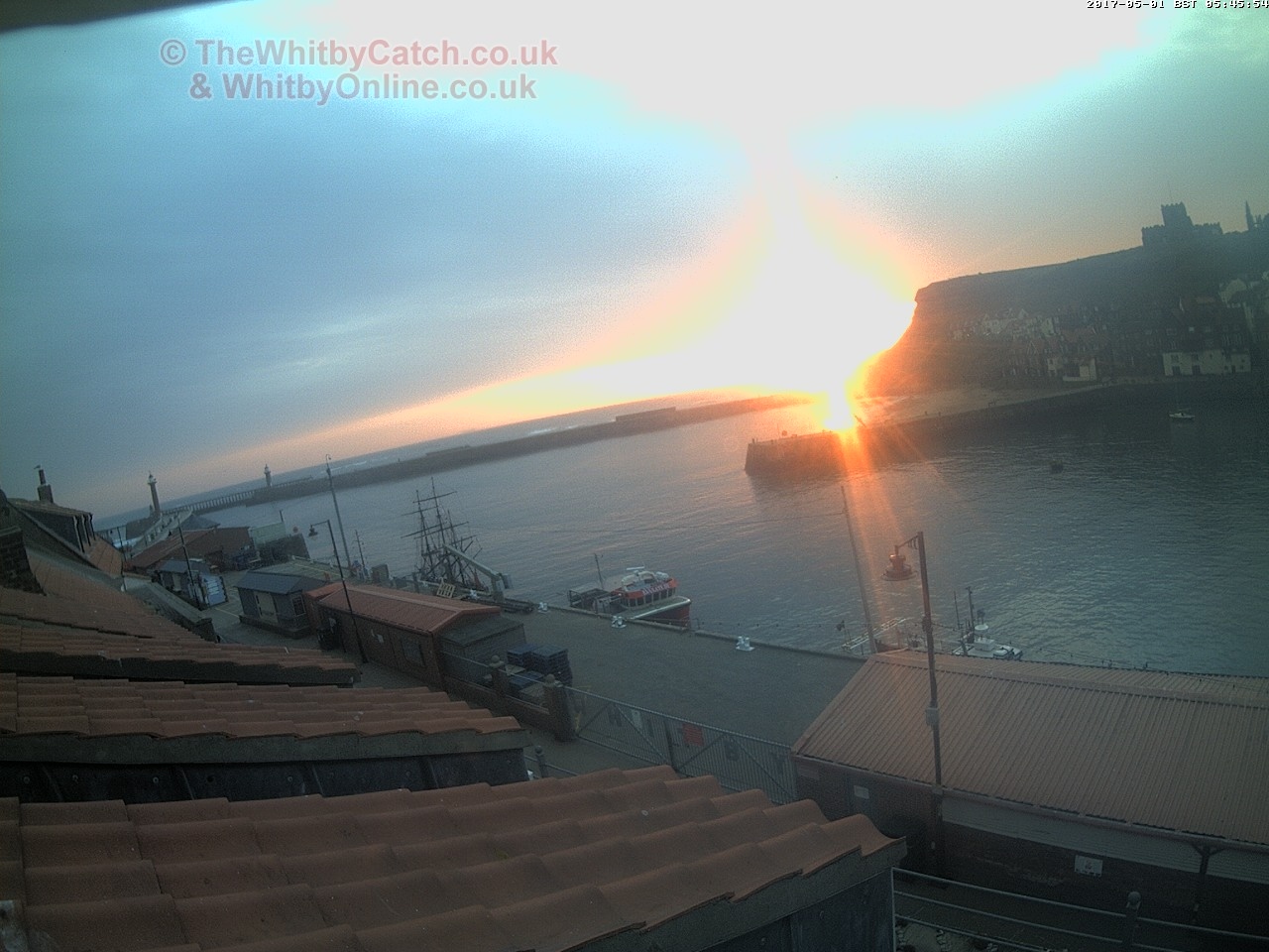 Whitby Mon 1st May 2017 05:46.