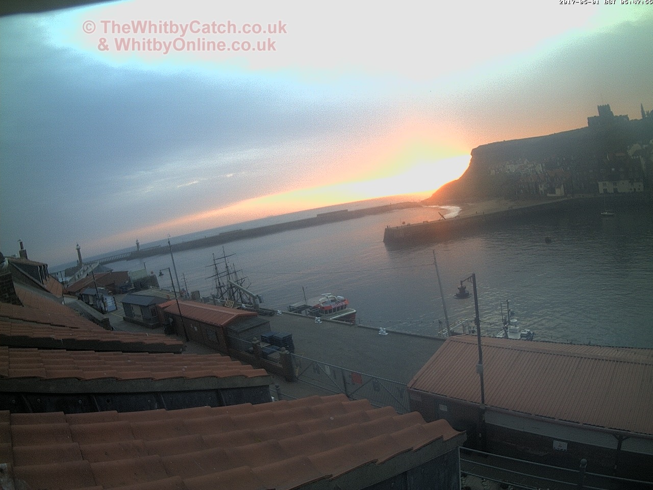 Whitby Mon 1st May 2017 05:48.
