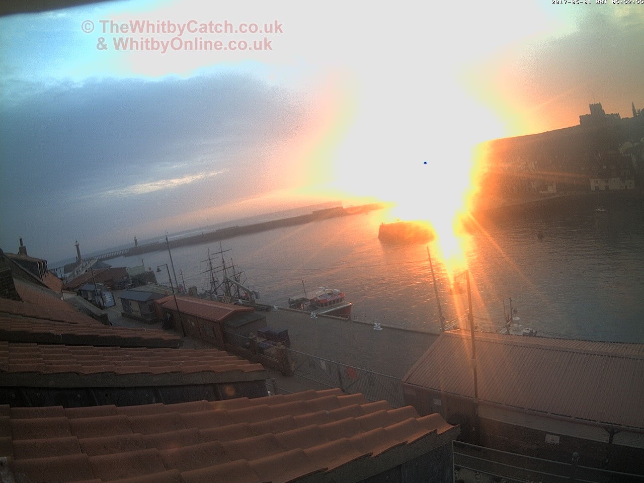 Whitby Mon 1st May 2017 05:53.