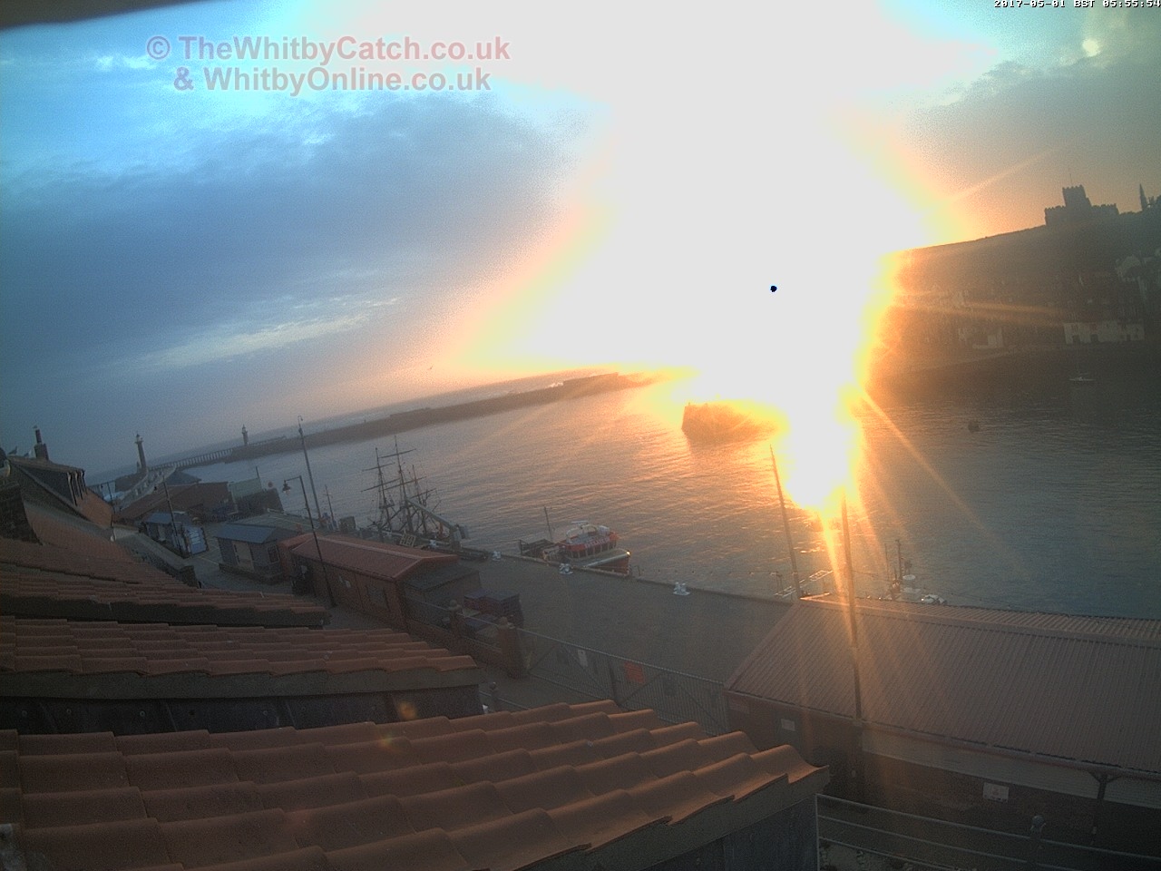 Whitby Mon 1st May 2017 05:56.