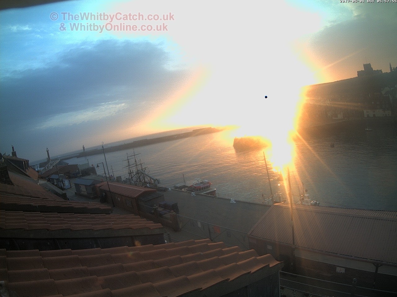 Whitby Mon 1st May 2017 05:58.