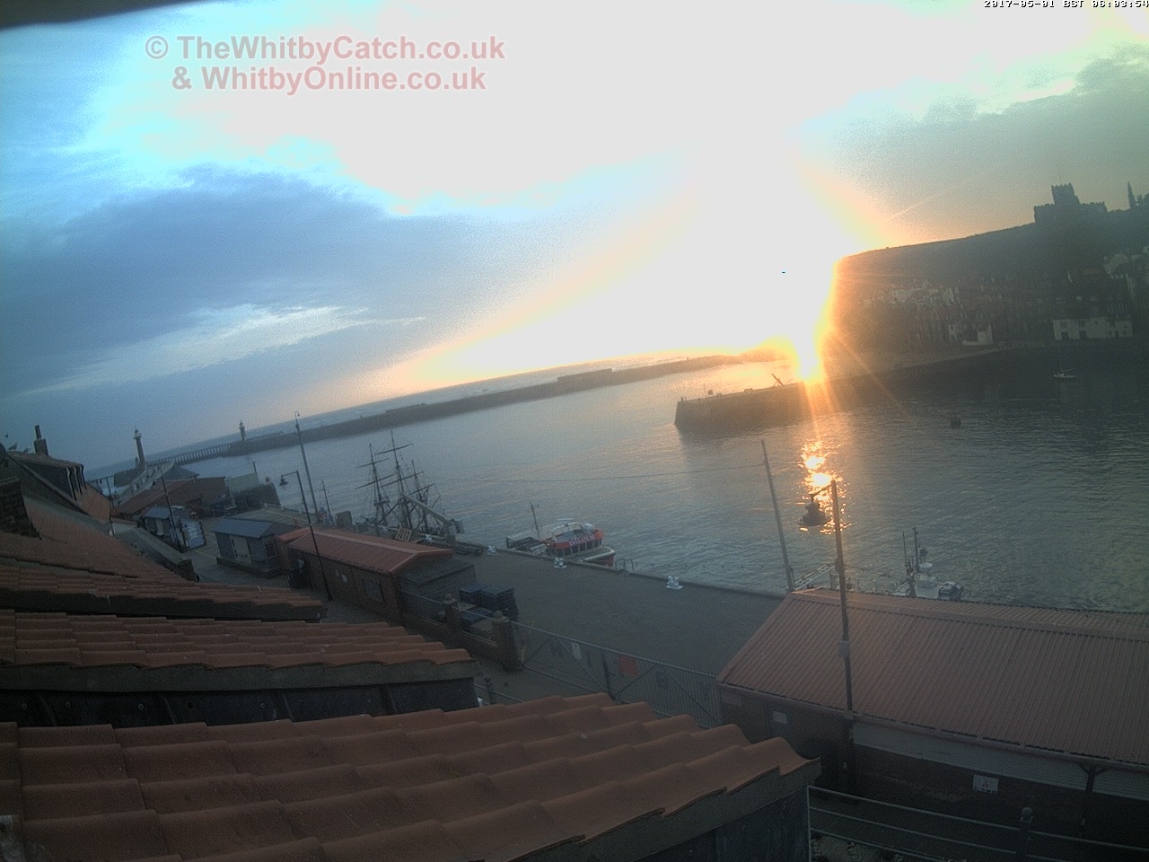 Whitby Mon 1st May 2017 06:04.