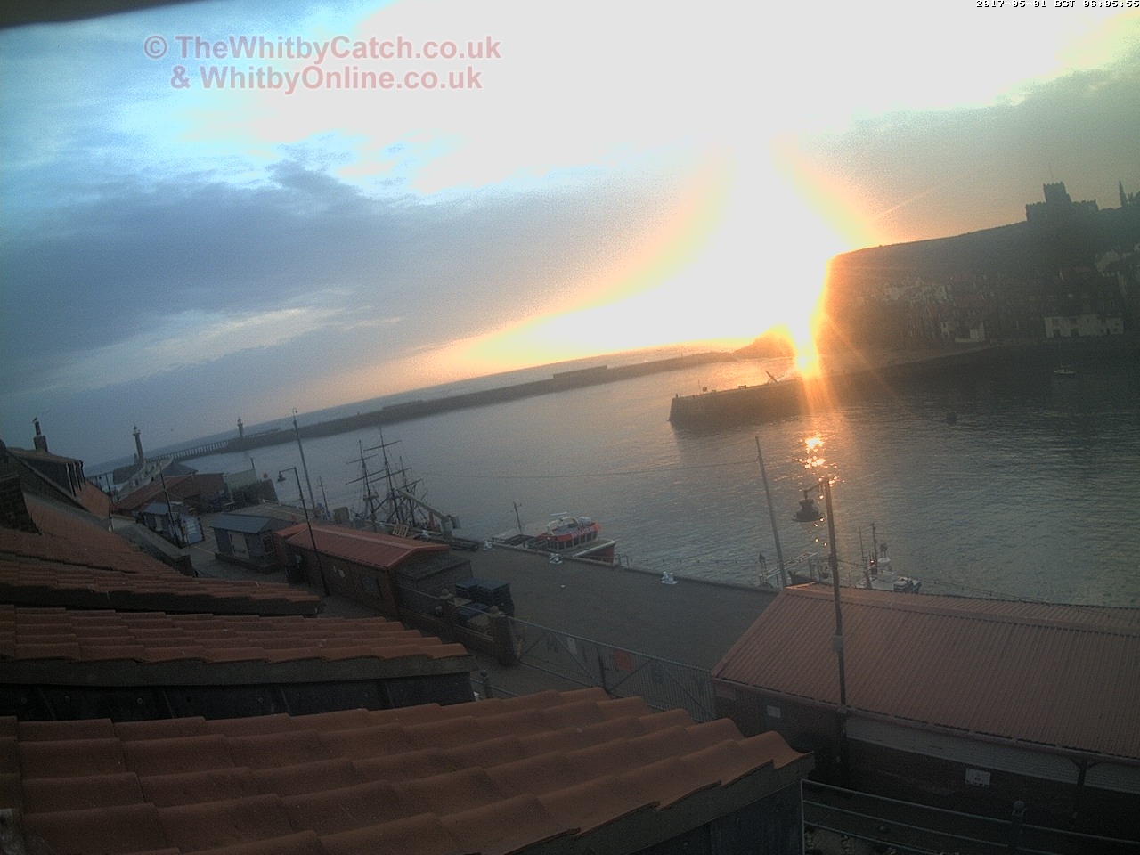 Whitby Mon 1st May 2017 06:06.